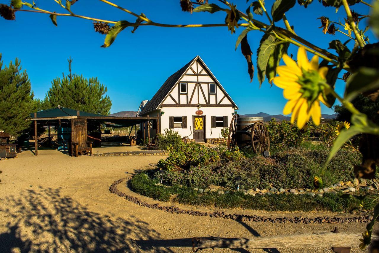 Fernabella'S Lodge Valle de Guadalupe Exteriör bild